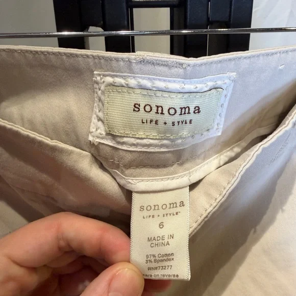 Sonoma Women's Cream Bermuda‎ Shorts - Picture 4 of 4